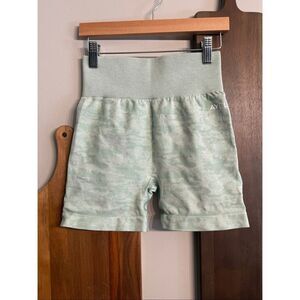 AYBL green camo biker shorts size Small